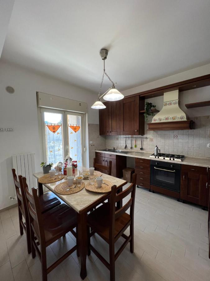 Apartamento La Torretta LʼAquila Exterior foto
